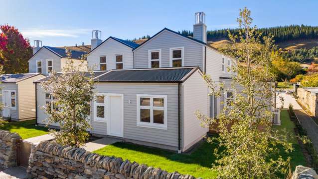 Last home available in the heart of Clyde.
