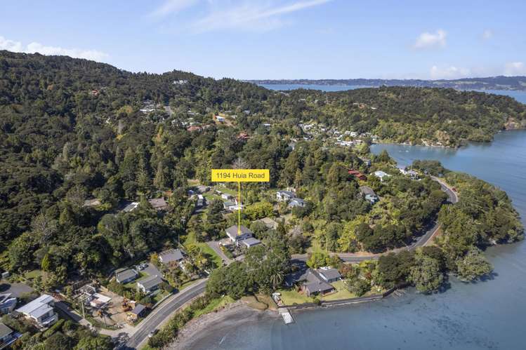 1194 Huia Road Huia_31