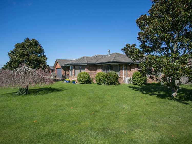 6 De La Mare Drive Leamington_23