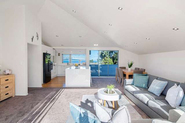 2/19 Toroa Street Torbay_4