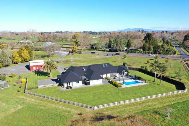 Exceptional Family Living on 8.09ha