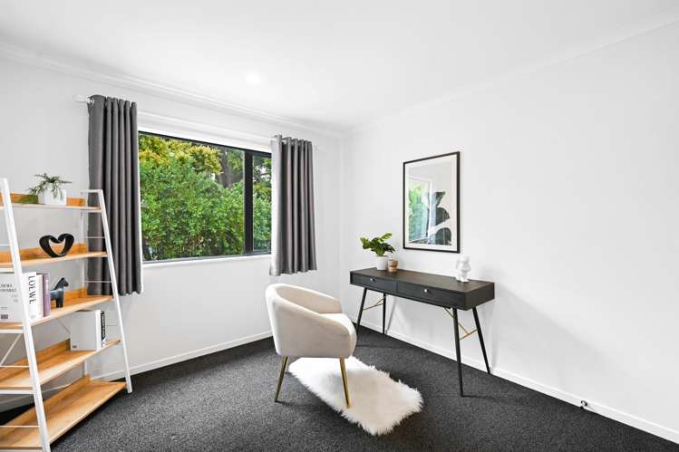 2/4 Oku Close Hillcrest_12