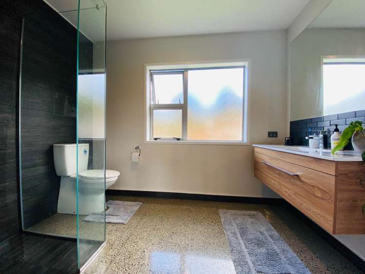 20 Penrhys Close Waitakaruru_9