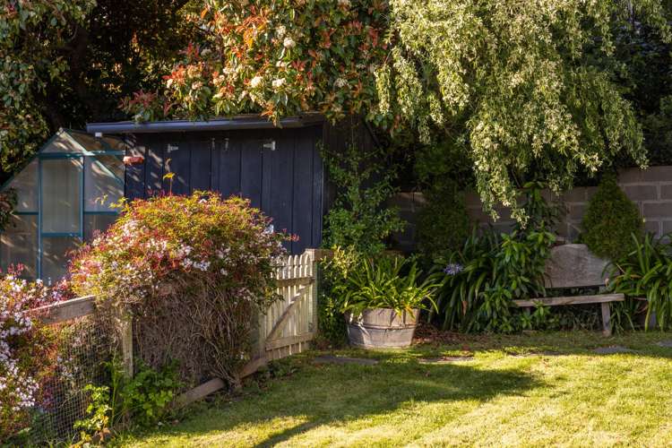 217 Beach Road Akaroa_30