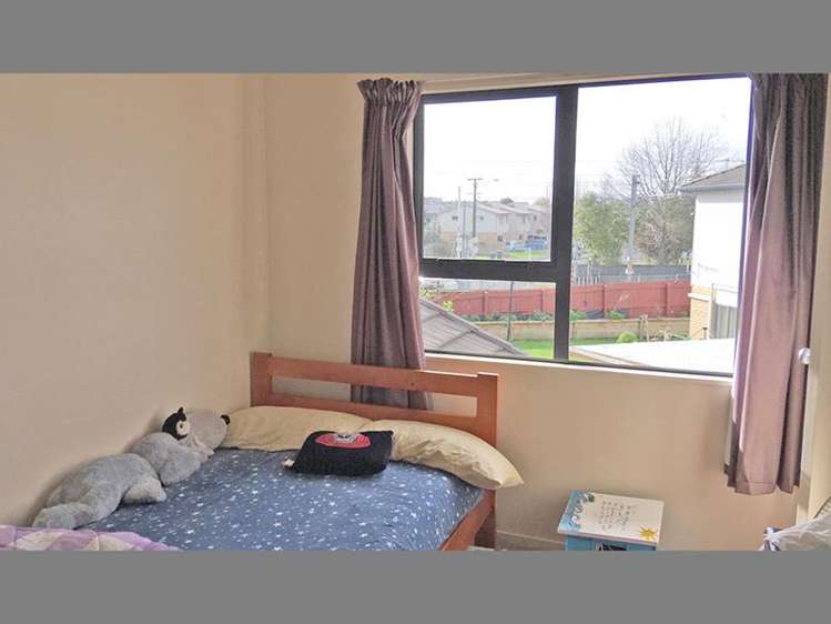 1/4 Charlenne Close Ranui_5