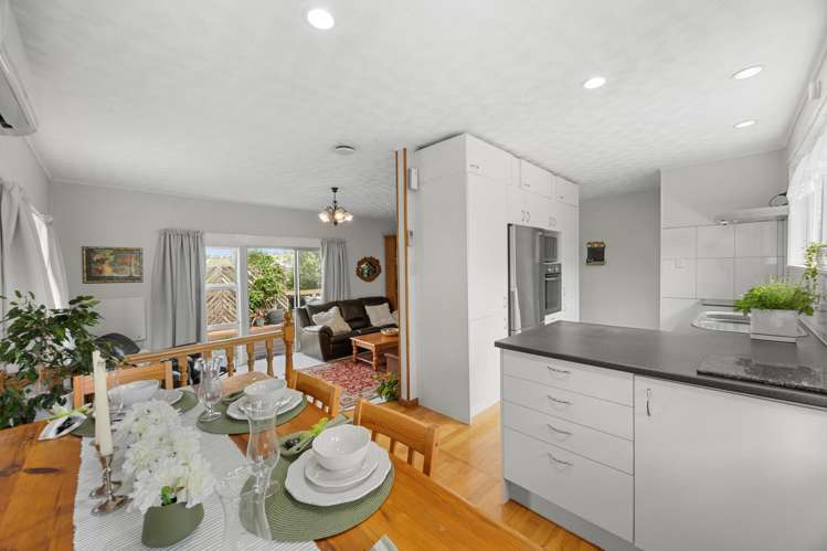 15 Helleur Road Massey_7