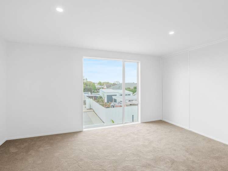 8/24 Dampier Street Woolston_4