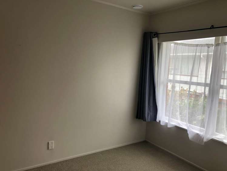 1/99 Hillside Road Glenfield_6