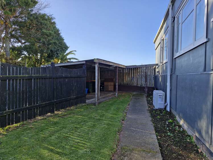 Flat 2/77 Gladstone Street Hawera_1