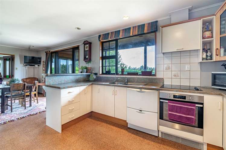 141 Mckinnon Road Gore Surrounds_9