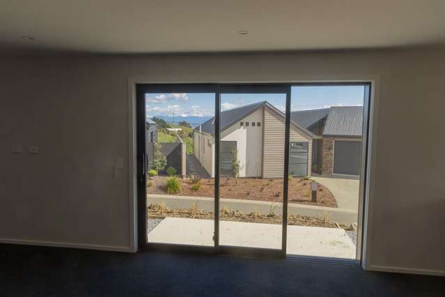 1 Hill Tops Way Stoke_2