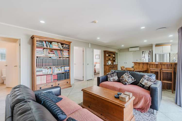 1 Jean Place Pukete_8