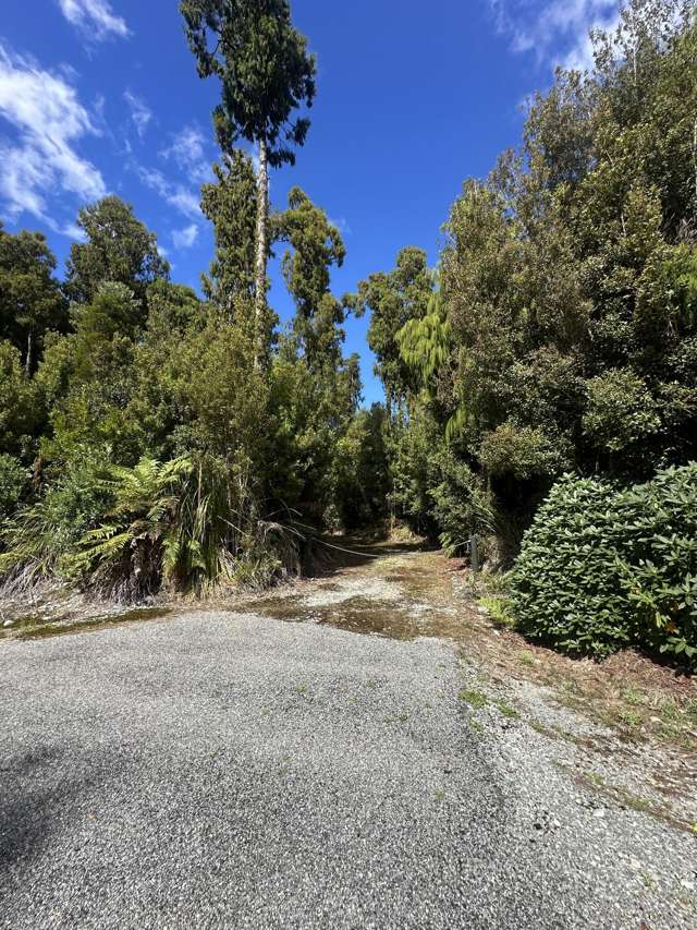Secluded native bush retreat