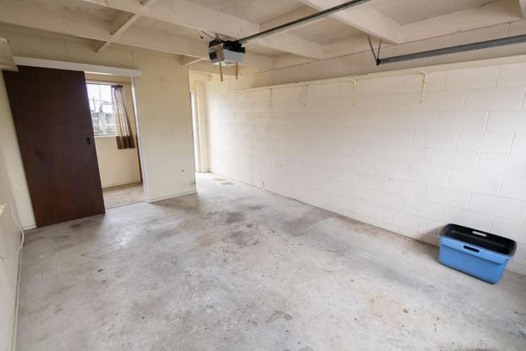 2/24 Duke Street 11373_11