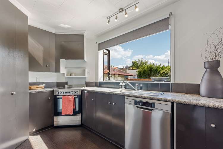 2/14 Ngaio Street Stoke_9