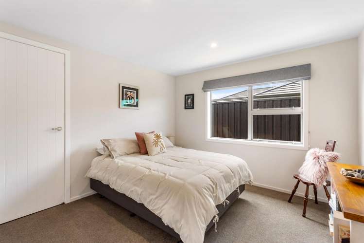 42 Arbuckle Road Frimley_11