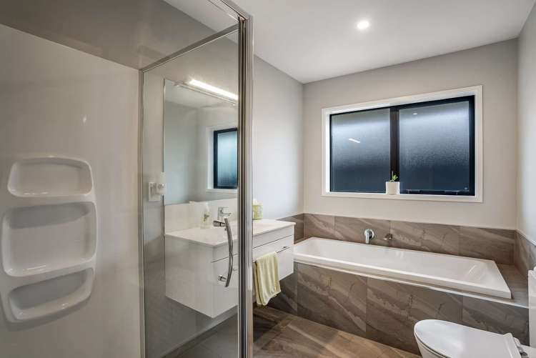 57 Sunline Avenue Lincoln_16