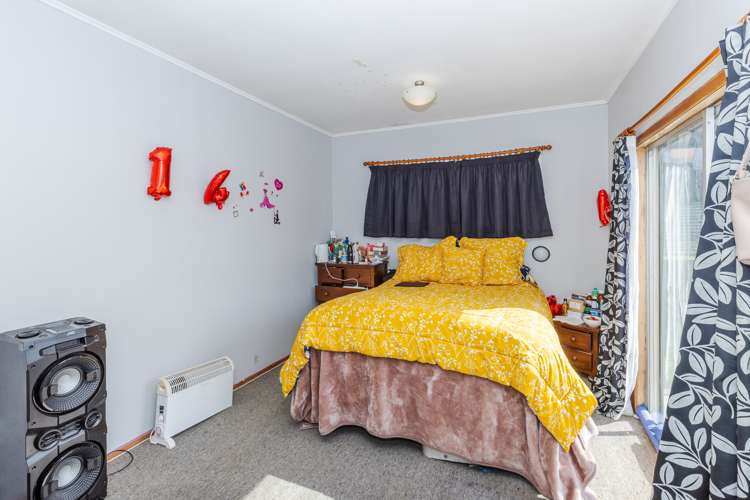 24 Manapouri Place Glenview_14