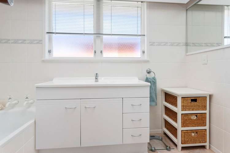 75 Lawrence Crescent Hillpark_11