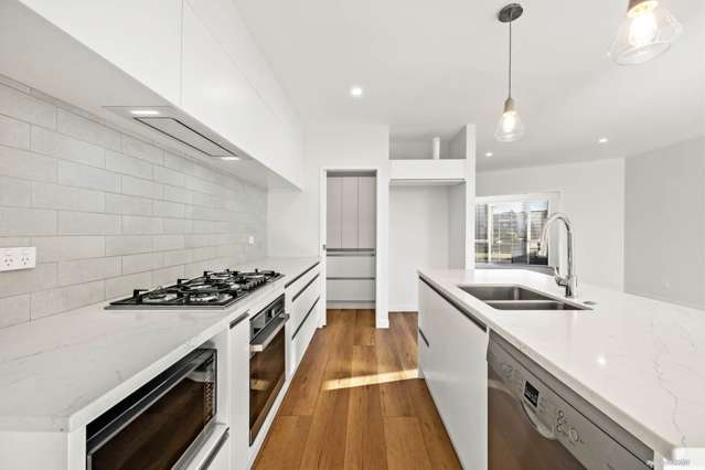 9 Couldrey Crescent Red Beach_4