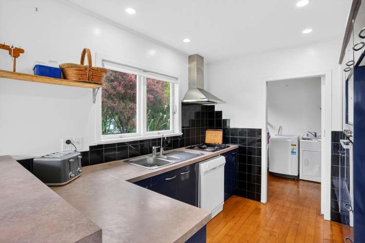 61 Boord Crescent Kumeu_11