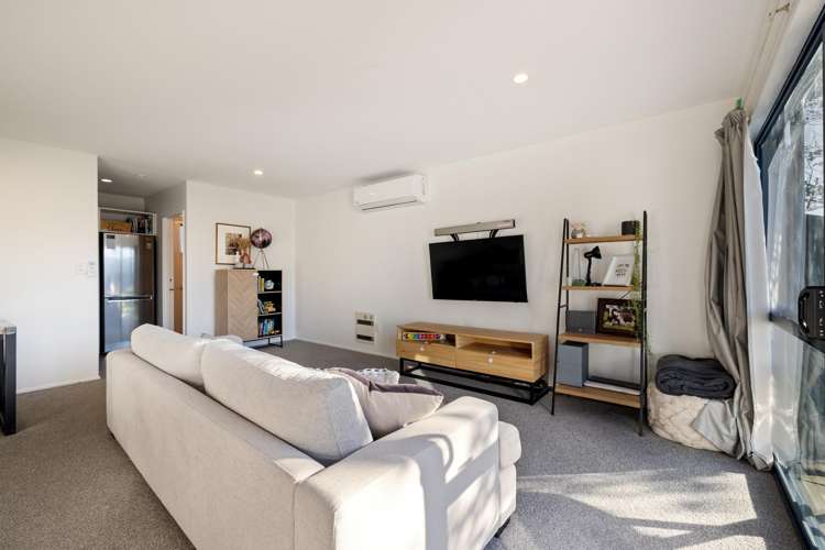 2/66 Clare Road_3