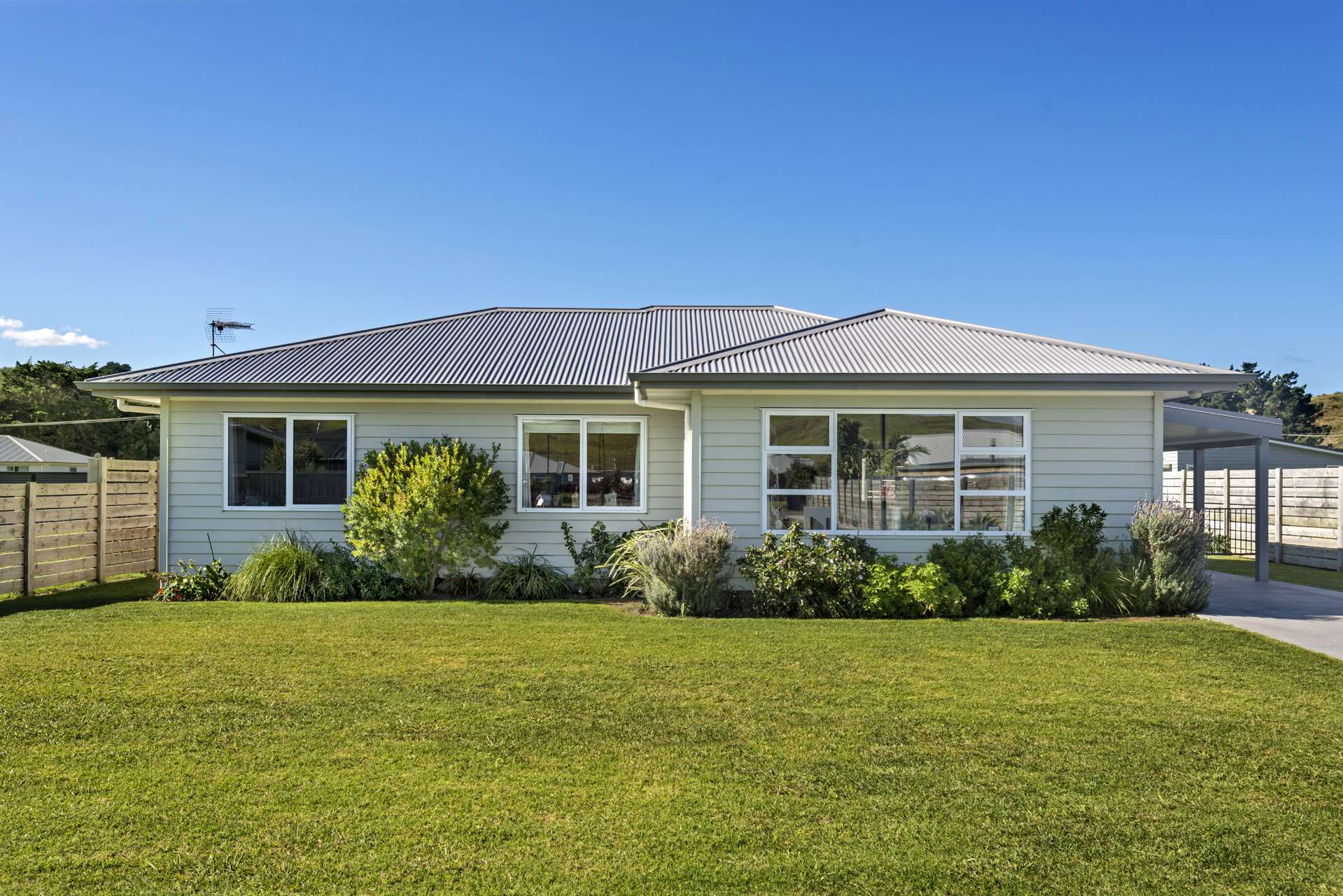 12 Ferris Crescent Wainui_0