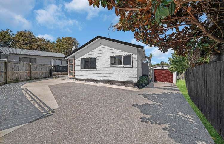 2/7 Barneys Farm Road Clendon Park_12