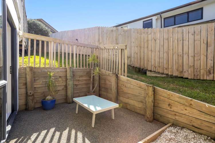 7 Rivervale Grove Stanmore Bay_19