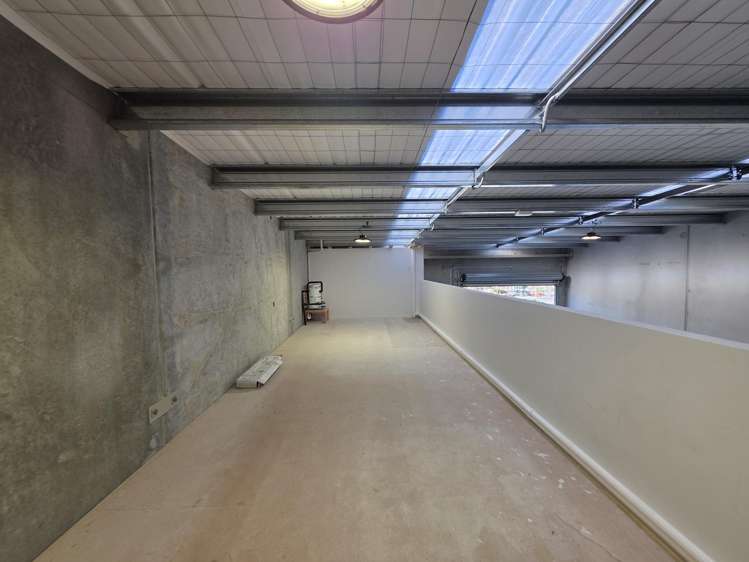 2/7 Lake Bryndwr Lane Burnside_14