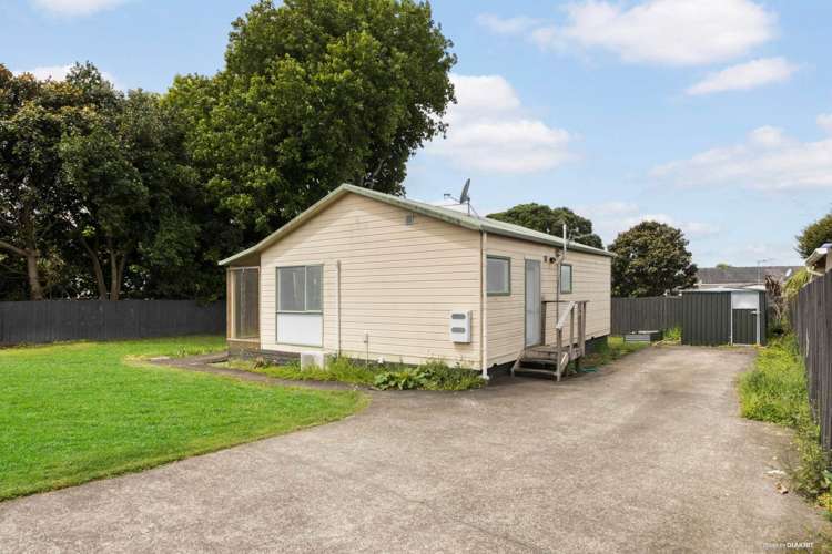 9 & 11A Kervil Avenue Te Atatu Peninsula_8