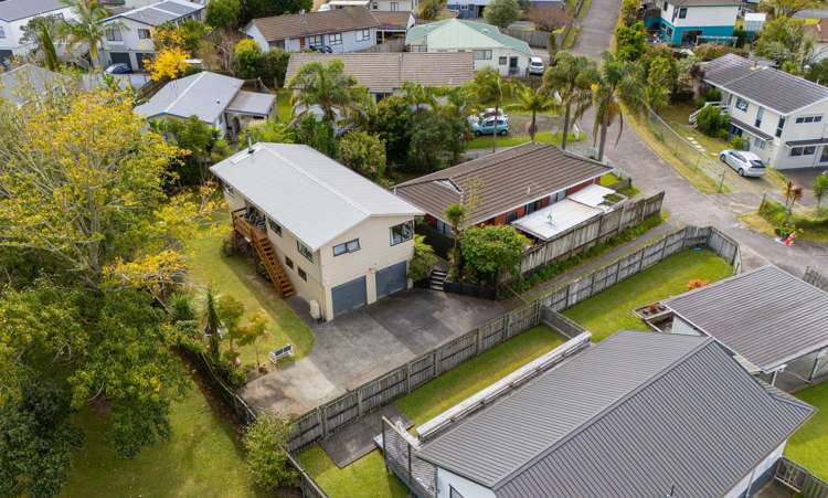 2/109 Athena Drive Totara Vale_15