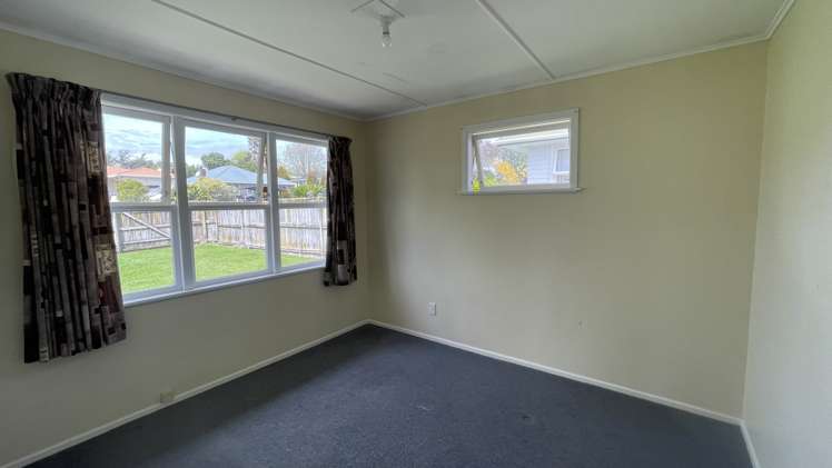 12 Gill Avenue Te Atatū Peninsula_15