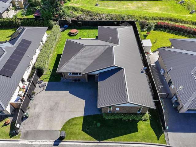 8/17 Wineberry Avenue Amberley_1