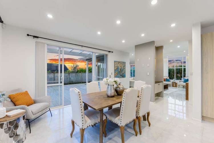 52 Chesterfield Way Orewa_14