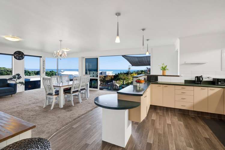 1 McLean Street Strandon_9