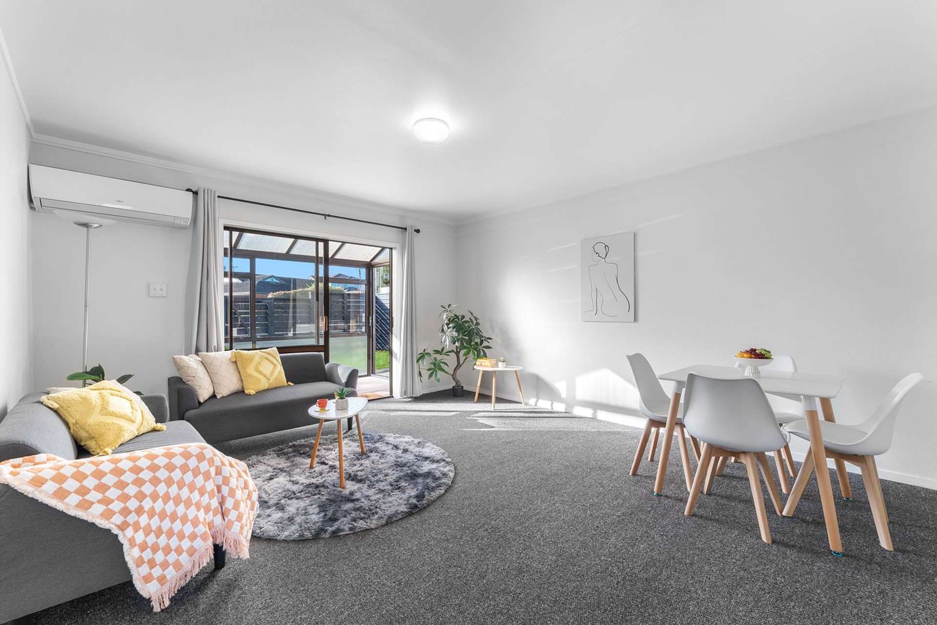 2/20 Bolton Street Blockhouse Bay_0