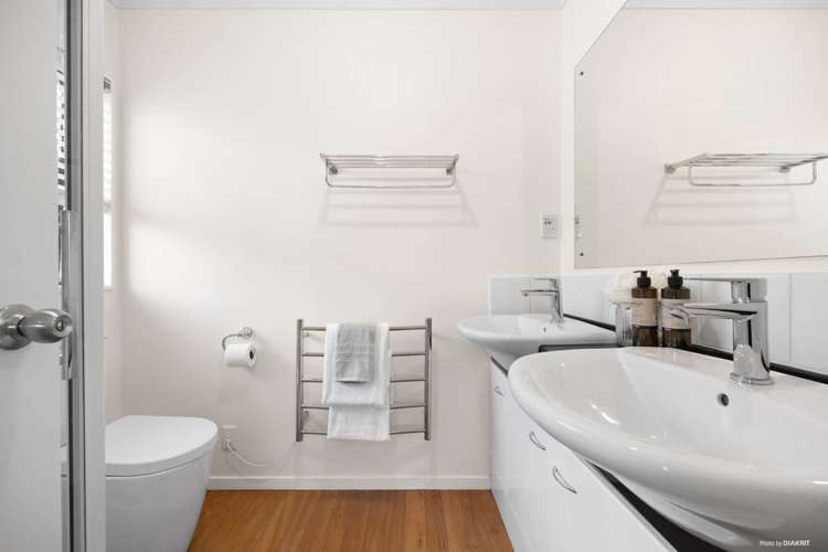 12 Crescent Hills Court Northpark_10