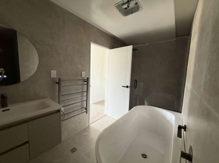 Unit 5/89 Otuwairoa Esplanade Papakura_9