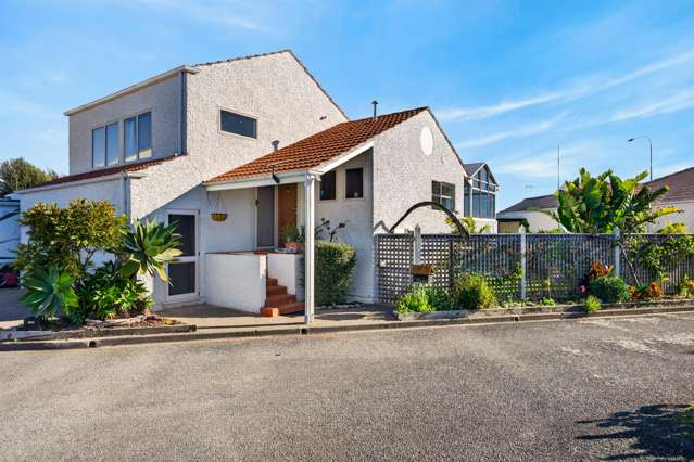 11/180 Charles Street Westshore_1