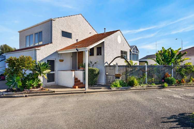 11/180 Charles Street Westshore_1
