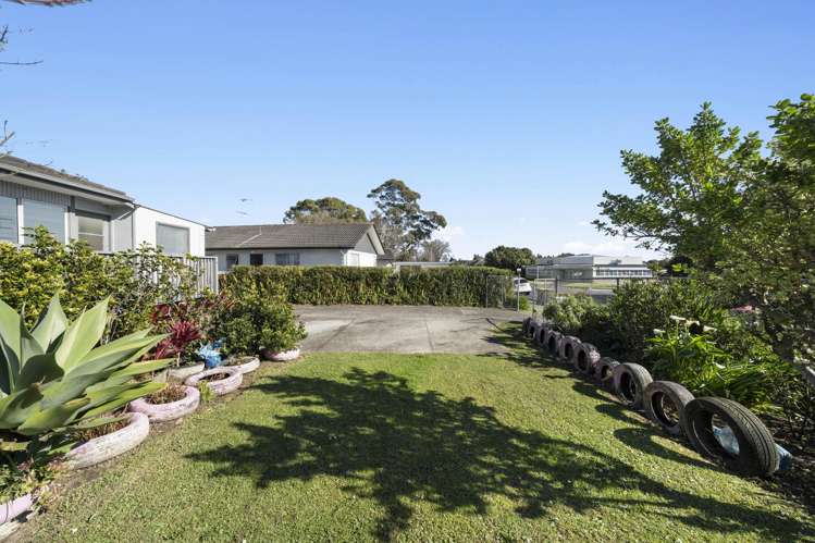 55 Flat Bush Road Clover Park_11
