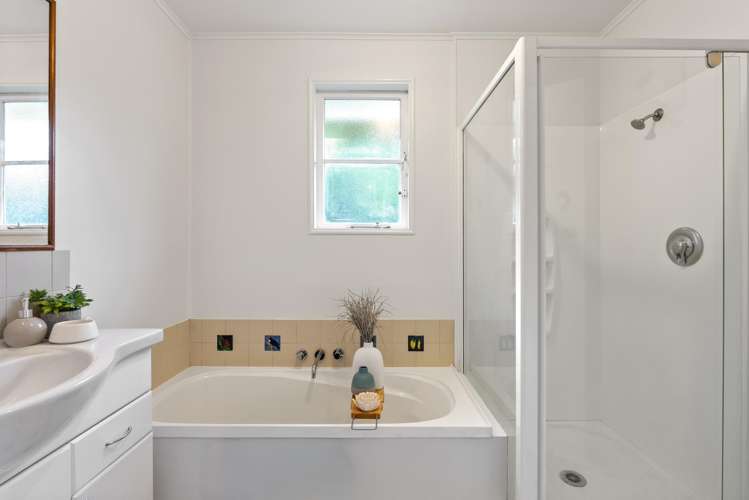 10 Tui Terrace Tawa_14