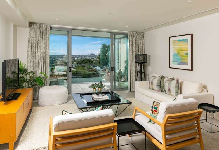 102/585 Beach Road Rothesay Bay_4