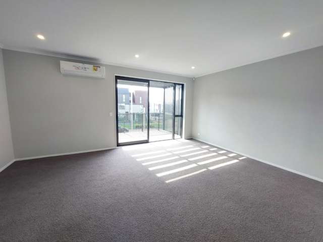 10/4 Matimati Place Hobsonville_3