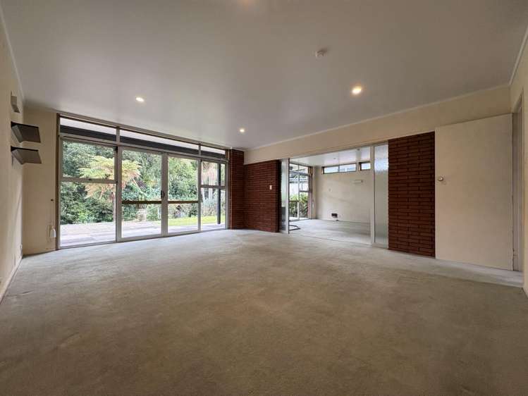 15 Parkland Crescent 11601_5