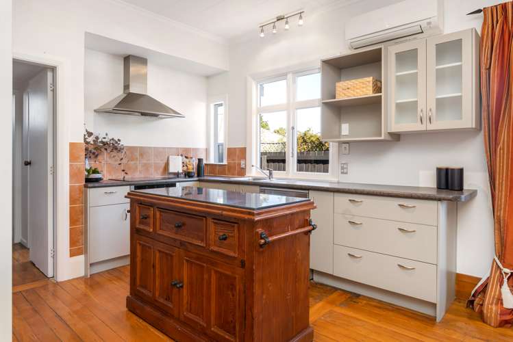 14 Cardiff Avenue Somerfield_7