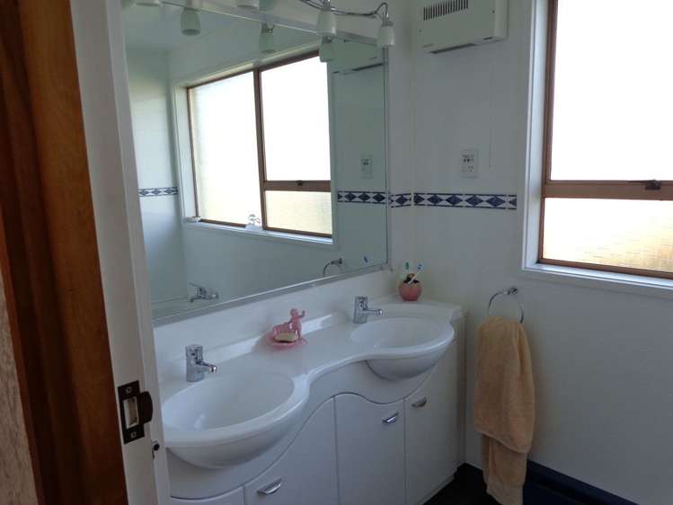 11 Edinburgh Place Balclutha_21