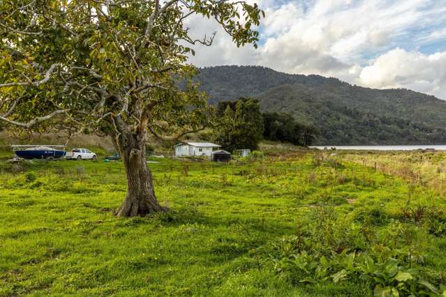 884 Queen Charlotte Drive Linkwater_1