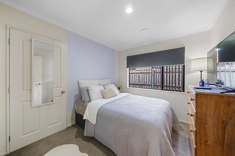 54 Robert Ross Place Clendon Park_7